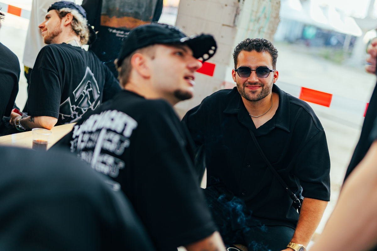 Loading... just a sec